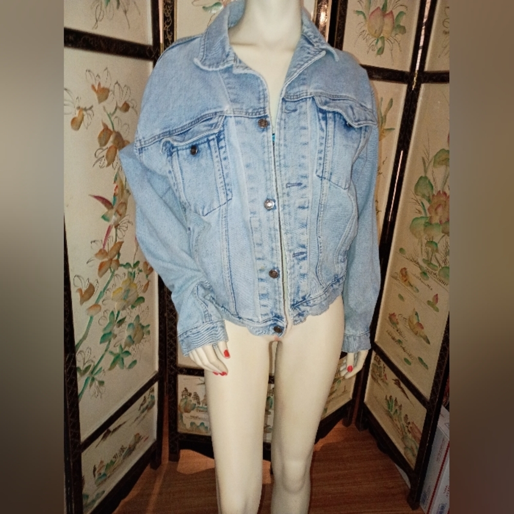 Vintage Gap Denim Light Wash Classic Trucker Jean Jacket Large